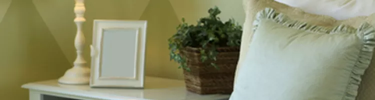 Relaxed Guests: Inexpensive Guest Room Greatness