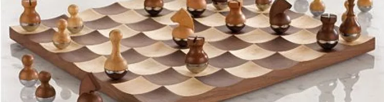 Umbra wobble chess set