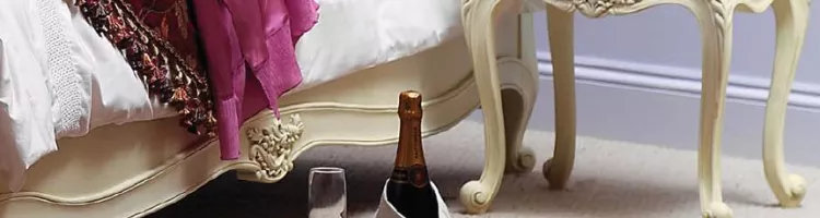 The most romantic bed design by Frank Hudson