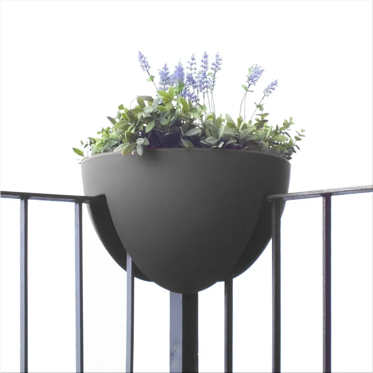 Eckling Planter