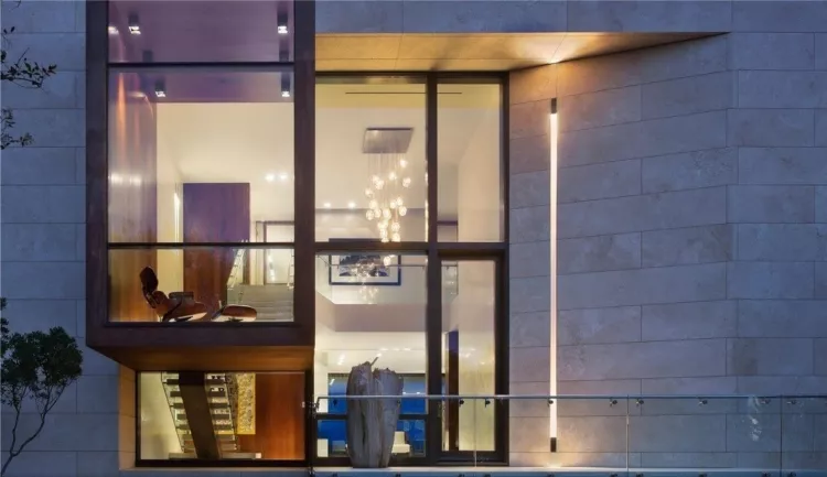 How Glass Walls Can Make Your Office Interiors Standout