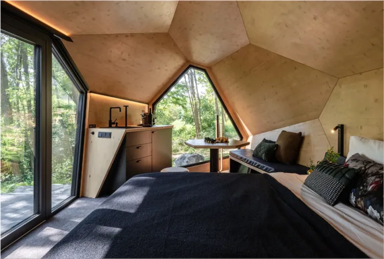 PEBL Grand Cabin