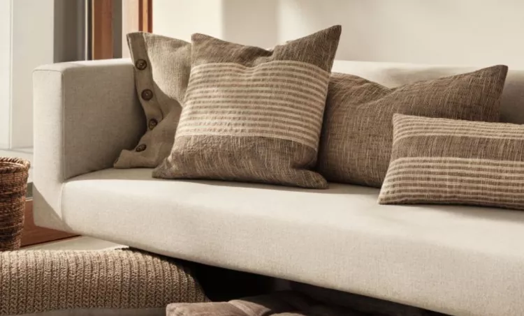 ​​​​​​​Woven pillowcase