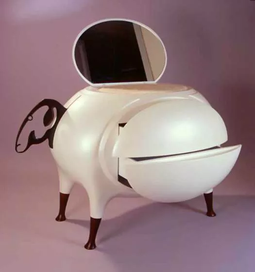 Hubert le Gall, 'Mouton" cabinet
