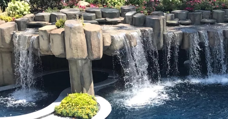 Pool Water Fountain