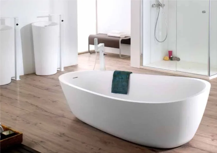 porcelain bathtub