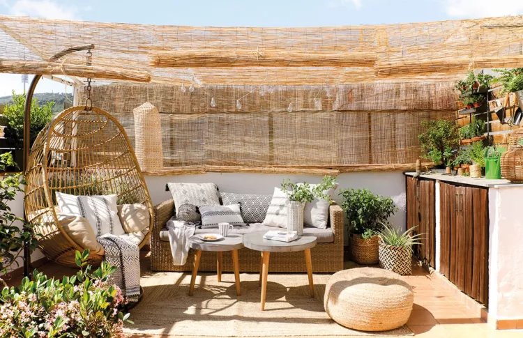 small terrace for relaxation and barbecue