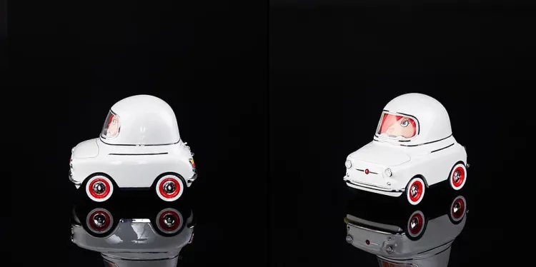Vivien toy car