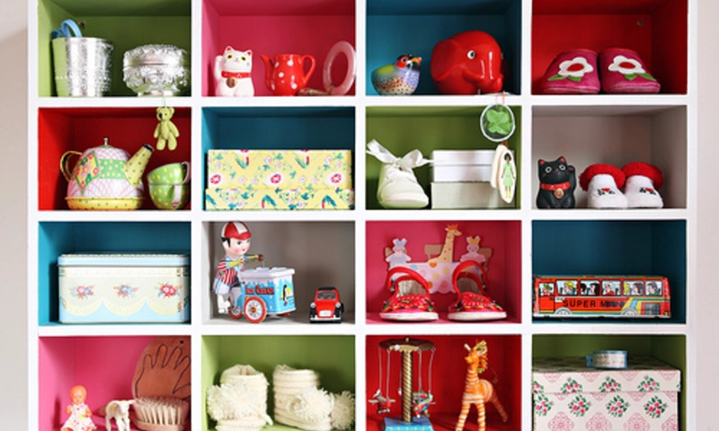 Fifi Mandirac apartment shelves