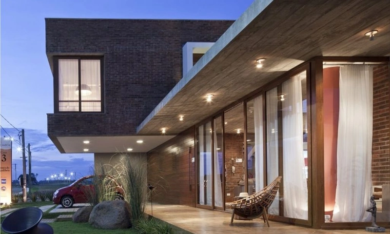 To have a house by the sea