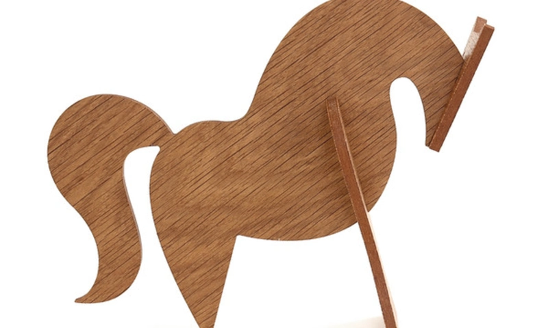 Moderne Farm Horse by Uusi