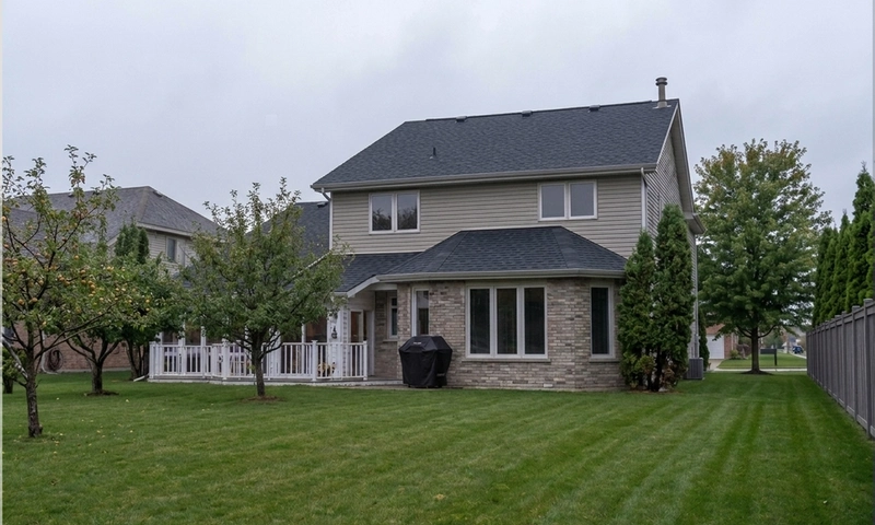 Roof repair vs replacement 
