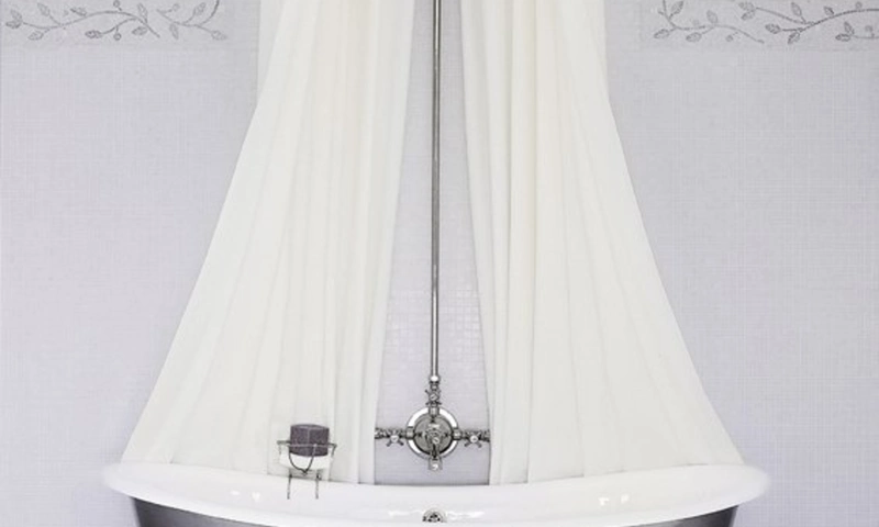 The Water Monopoly Bateau bathtub