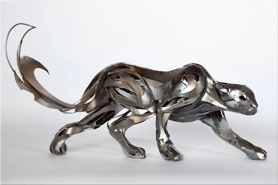 Georgie Seccull Turns Steel into Life: The Art of Fluid Metal Sculptures