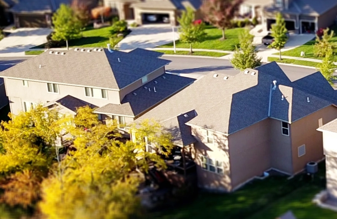 Deciding Factors of Roof Repair Versus Replacement