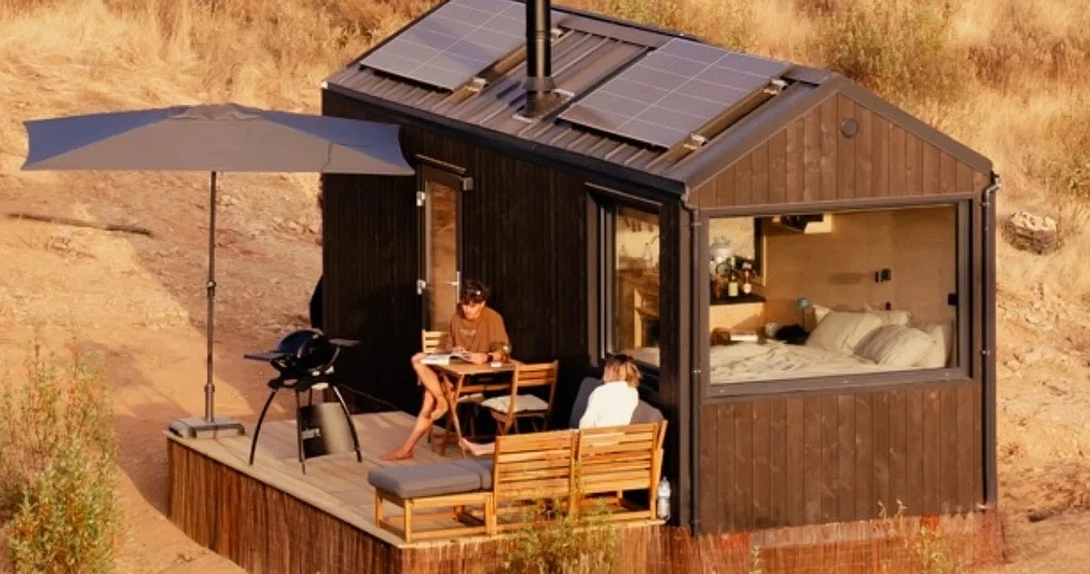 Vagabond Haven Off-Grid Tiny House: A 23-Foot Self-Sufficient Home