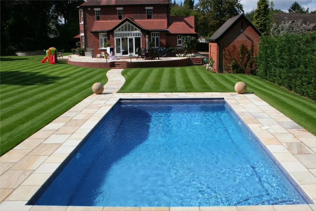 Tips For Choosing the Best Pool For Your Home